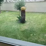 Next To The Airport ホームステイ モレイラ