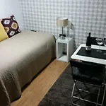 ホームステイ Next To The Airport モレイラ