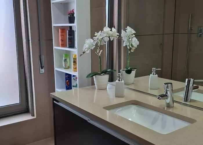 Homestay Next To The Airport *