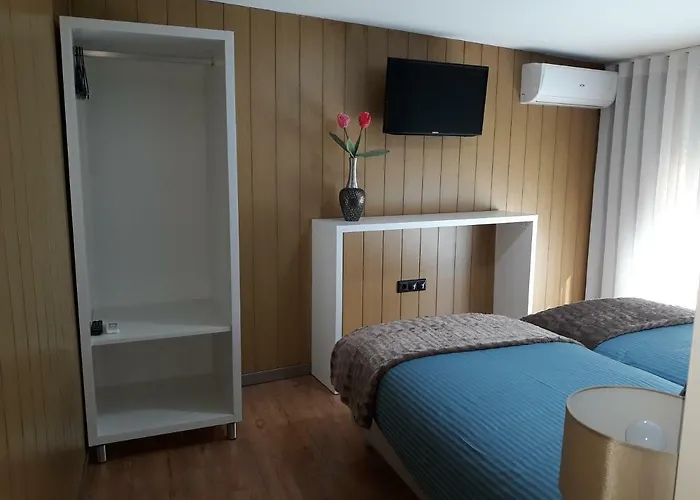 Next To The Airport Δωμάτια σε οικογενειακή κατοικία