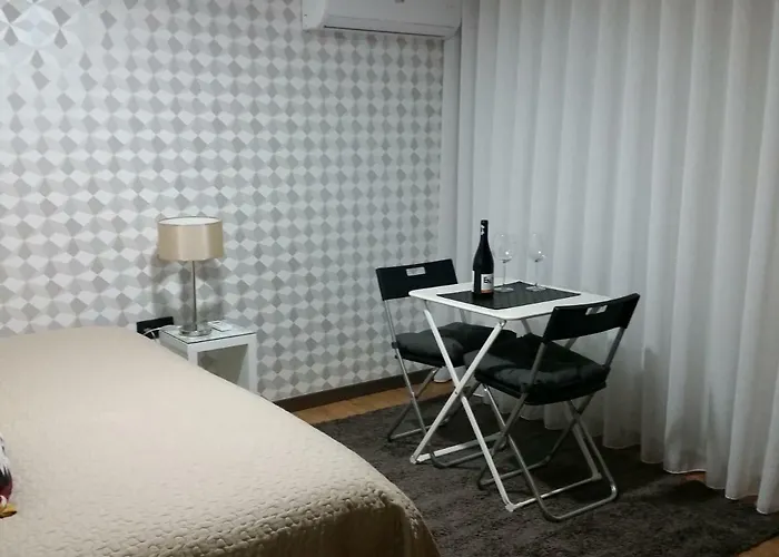 Next To The Airport Homestay *